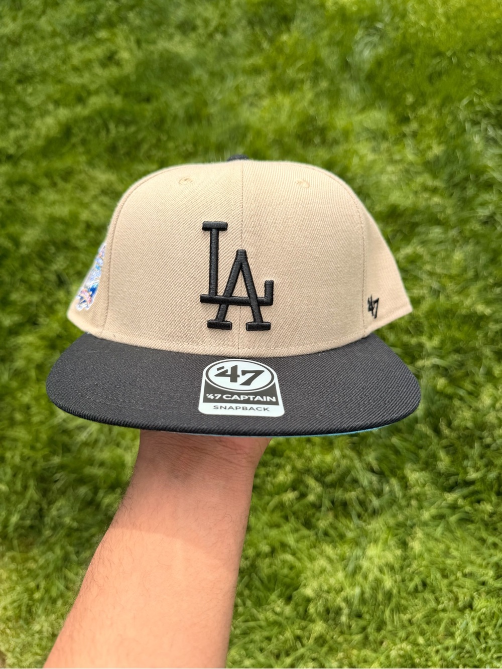 47 men’s  LA Dodgers Two-Tone Beige and Black Snapback Hat